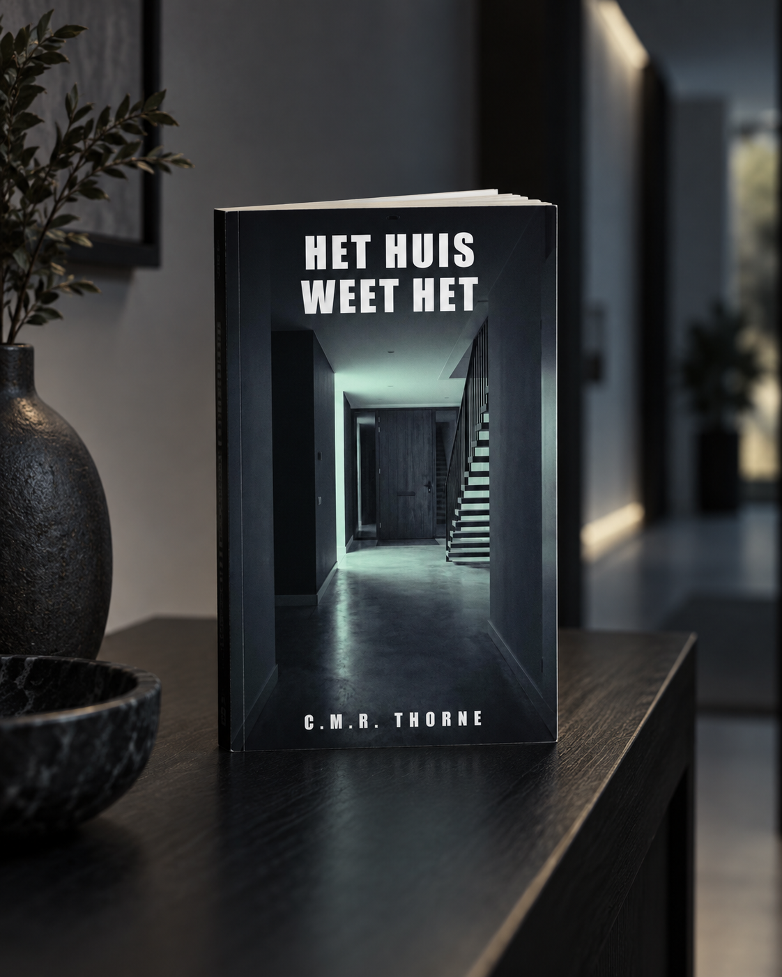 Het Huis Weet Het, C.M.R. Thorne